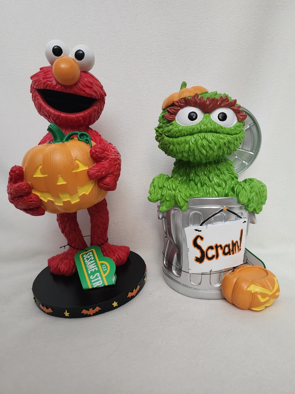 Sesame Street Halloween Elmo & Oscar Party Figurine Set - Red, Green